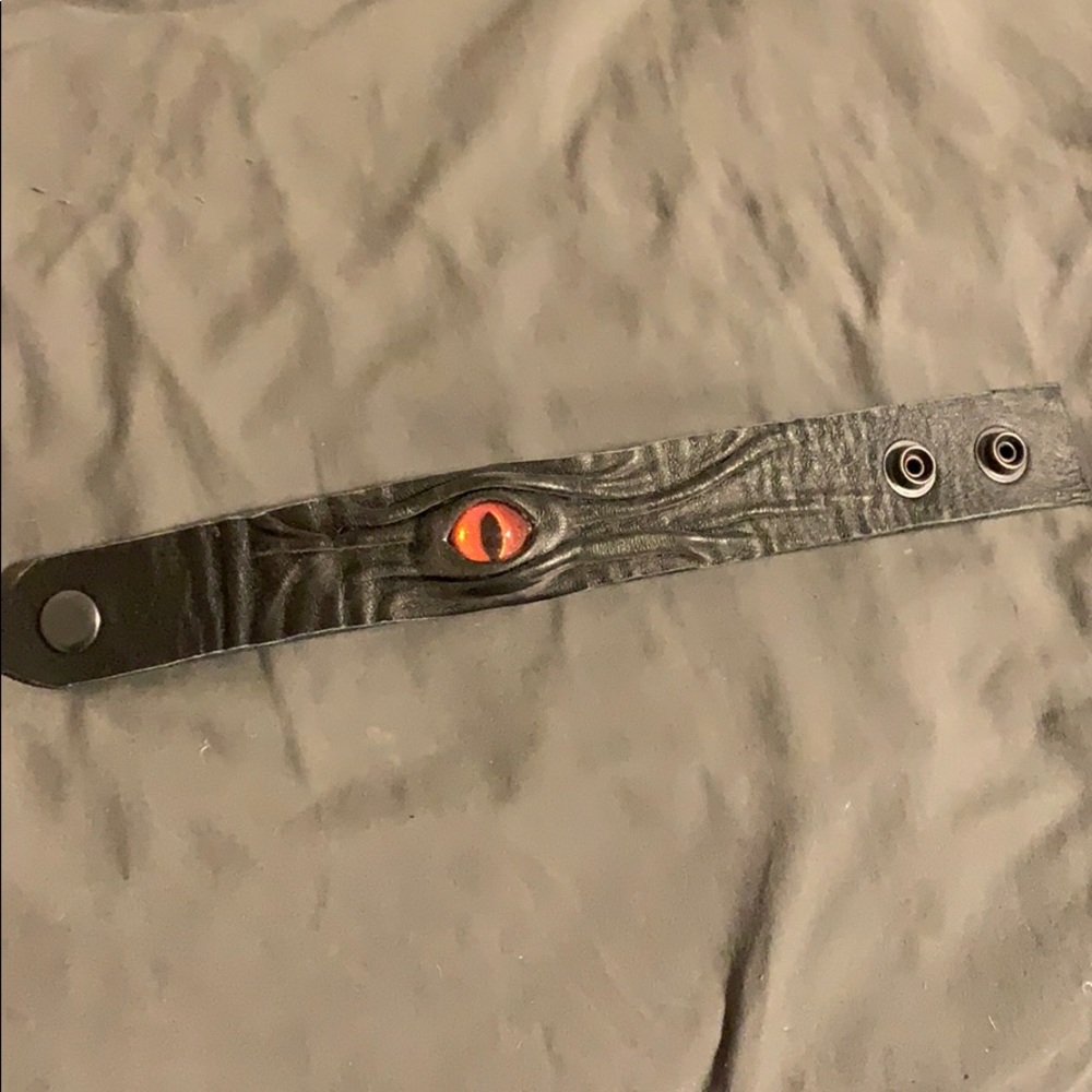 Eye bracelet
